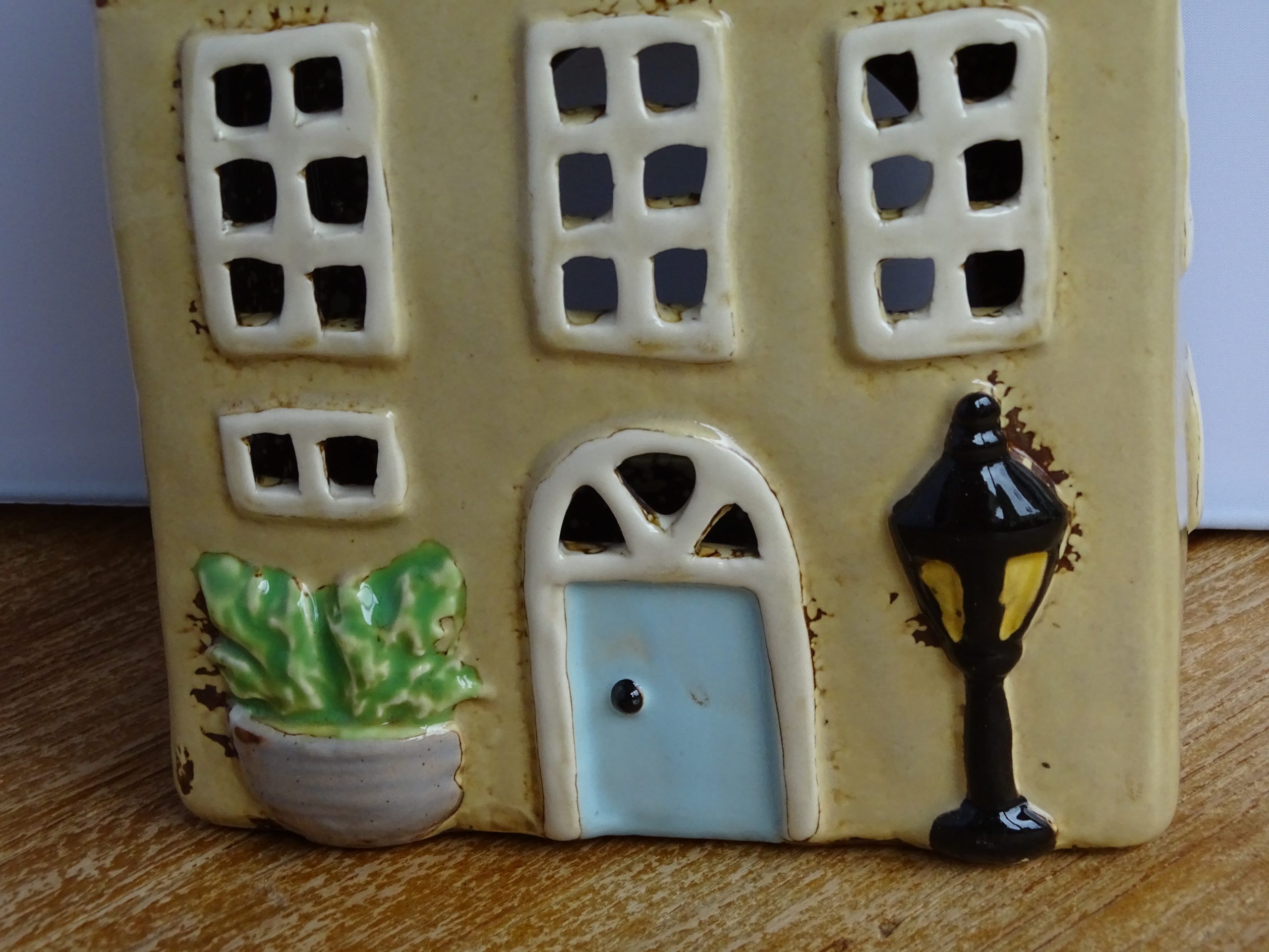 Village Pottery herberg met lantaarn - Afbeelding 6