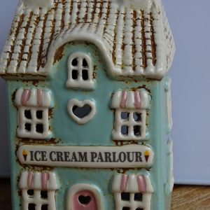 Keramische ijssalon van Village Pottery